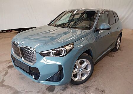 BMW iX1 xDrive 30 M-Sport ACC HuD Kzu Memo NP:70.000