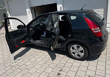 Hyundai i30 1.4 Classic - viel Neuteile & neuer TÜV