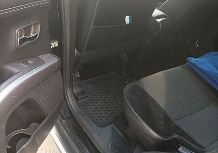 Mitsubishi Outlander 2.0 MIVEC 2WD -