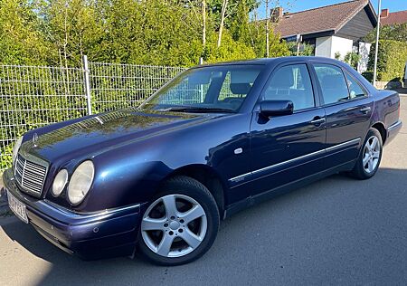 Mercedes-Benz E 280 4MATIC ELEGANCE Elegance