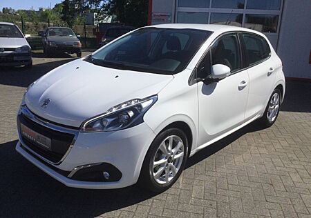 Peugeot 208 Sondermodell Active erst.25.000 Km !