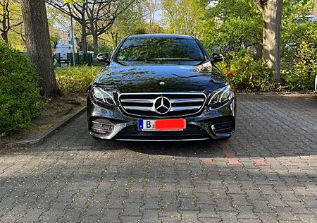 Mercedes-Benz E 200 AMG Line Autom. AMG Line