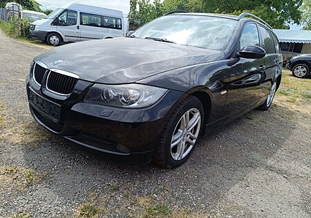 BMW 320i Touring -