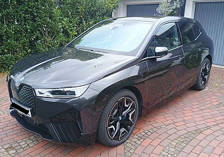 BMW iX 60 M-Sport,Massagesitze,Skylounge, AHK, B&W,
