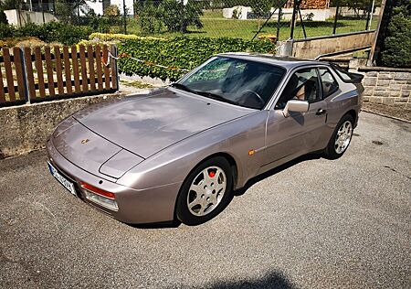Porsche 944 Turbo S