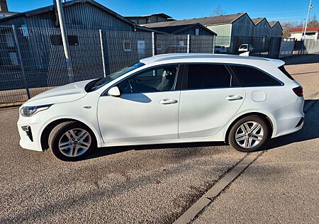 Kia Cee'd Sportswagon 1.6 CRDi MHEV 100kW Vision...