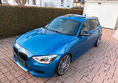 BMW 125i Performance Traum Blau
