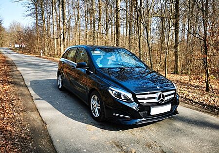 Mercedes-Benz B 180 Black Panther