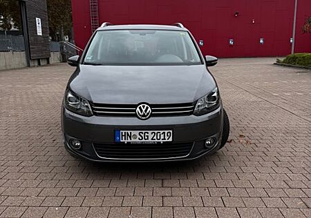 VW Touran Volkswagen 2.0 TDI DSG Highline Blue Motion