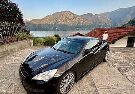 Hyundai Genesis 3.8 V6 Automatik -