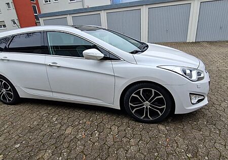 Hyundai i40 cw 1.7 CRDi Premium 100kW Automatik Premium