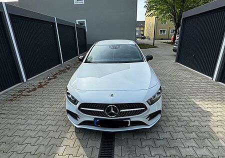 Mercedes-Benz A 180 -AMG-Line- ALCANTARA-Totwinkel- Nightpaket