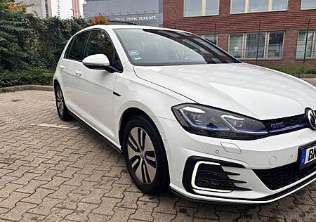 VW Golf Volkswagen 1.4 TSI DSG GTE GTE Hybrid Automatik 2H