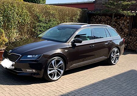 Skoda Superb 2.0 TDI SCR 140kW DSG 4x4 L&K Combi L&K