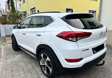 Hyundai Tucson 2WD 1.7 Vollausstattung TOP Zustand