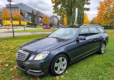 Mercedes-Benz E 220 CDI"AVANTGARDE"7-SITZE"NAVI"LEDER"PANO"XEN