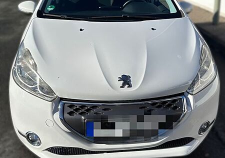 Peugeot 208 1.4 Active e-HDi 68 EGS5 STOP & START Active