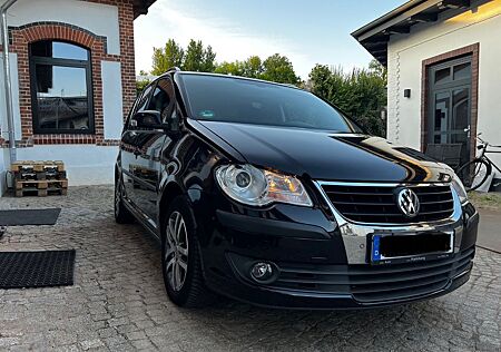 VW Touran Volkswagen 1.4 TSI 125 kW DSG Highline bitte lesen!
