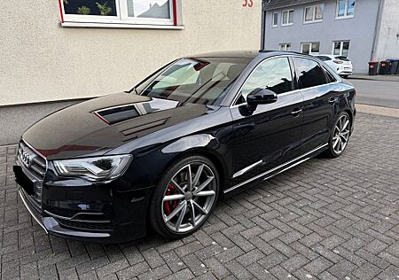 Audi S3 2.0 TFSI S tronic quattro -