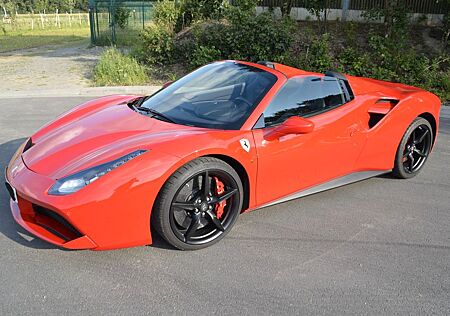 Ferrari 488 GTB 488 Spider nur 10.000 km gelaufen