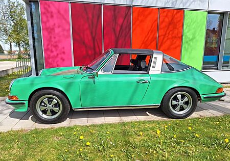 Porsche 911 Urmodell 911 E 2,4 Targa 165 PS