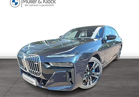 BMW M760e xDrive Limousine B&W Surround Fond-Enterta