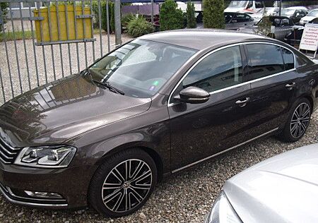 VW Passat Volkswagen Lim. Exclusive BlueMotion