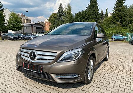 Mercedes-Benz B 180 B-Klasse Automatik Bi-Xenon