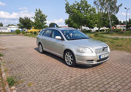 Toyota Avensis Sol 2,2-l-D-CAT Sol