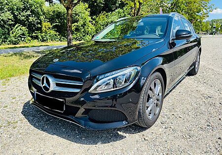 Mercedes-Benz C 180 T 9G -Unfallfrei/TÜV neu/Scheckheft/LED