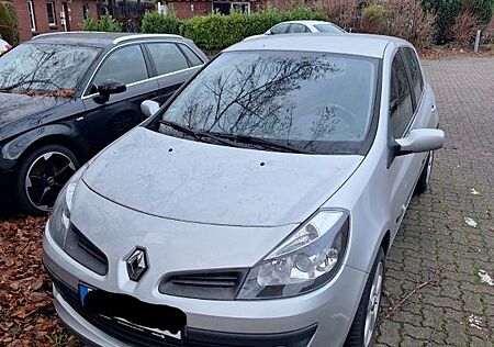 Renault Clio Authentique 1.2 16V 55kW Authentique