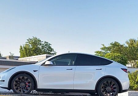 Tesla Model Y Performance Dual Motor AWD Performance