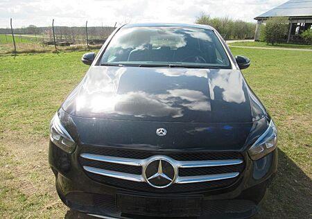 Mercedes-Benz B 180 d DCT -