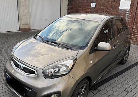 Kia Picanto gebraucht kaufen Kia Picanto 1.0 FIFA World Cup Edition FIFA Worl...