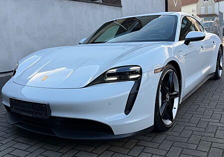 Porsche Taycan 4 S Luftfederung 21 Zoll Top Zustand