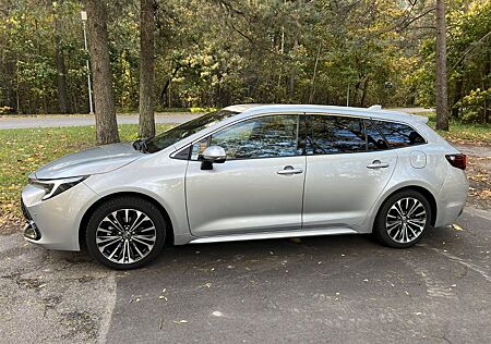 Toyota Corolla 1,8 Hybrid Team Deutschl Touring Spo...