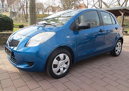Toyota Yaris Cool