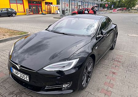 Tesla Model S Max. Reichw. MwSt. ausweisbar