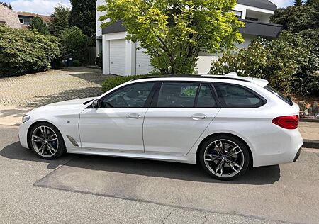 BMW M550d xDrive Touring A M