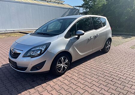 Opel Meriva B 1.4 Design Edition HU/AU-Neu