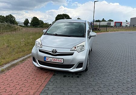 Toyota Verso-S Life