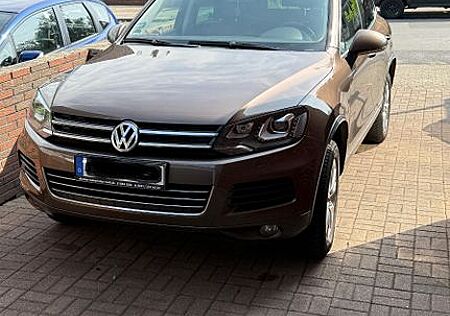 VW Touareg Volkswagen 3.0 V6 TDI Tiptr Exclusive BMT Terra...