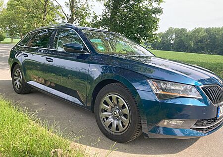 Skoda Superb Volleder L&K Top Zustand TÜV+Inspek. NEU