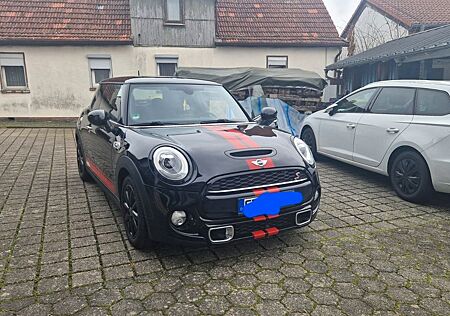 Mini Cooper S mit JCW Paket