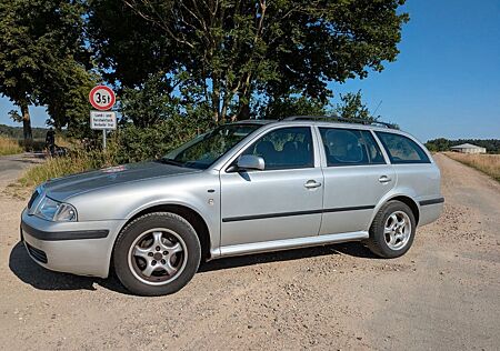 Skoda Octavia Combi 1.6 -