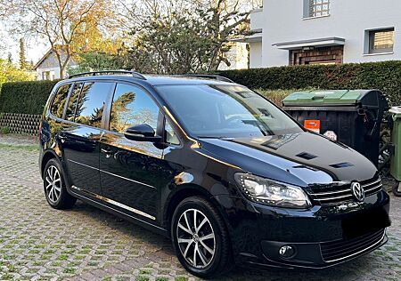 VW Touran Volkswagen 2.0 TDI DSG Highline 7 Sitze