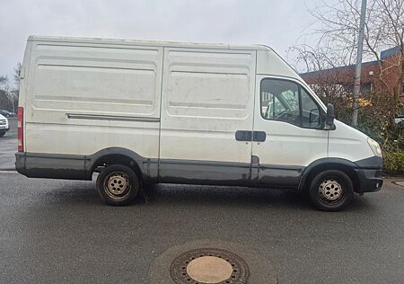 IVECO Daily Kasten HKa 35 S... Radstand 3300