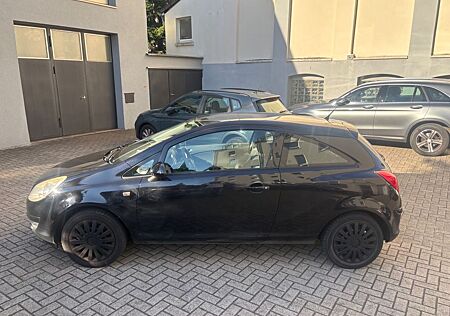Opel Corsa D 1.2 - sparsamer, gepflegter Kleinwagen