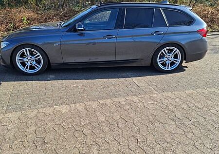 BMW 320d Touring Sport Line HuD Pano AHK