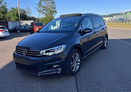 VW Touran Volkswagen Sound 2.0 TDI LED+ Pano Navi App 7-Sitzer